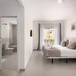 Luxury Townhouse Walking To The Hébergement de vacances Estepona