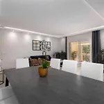 Luxury Townhouse Walking To The Hébergement de vacances Estepona