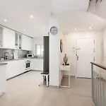 Luxury Townhouse Walking To The Hébergement de vacances