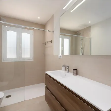 Luxury Townhouse Walking To The * Estepona