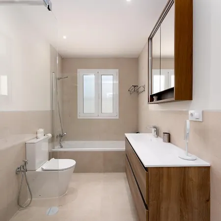 Luxury Townhouse Walking To The Estepona