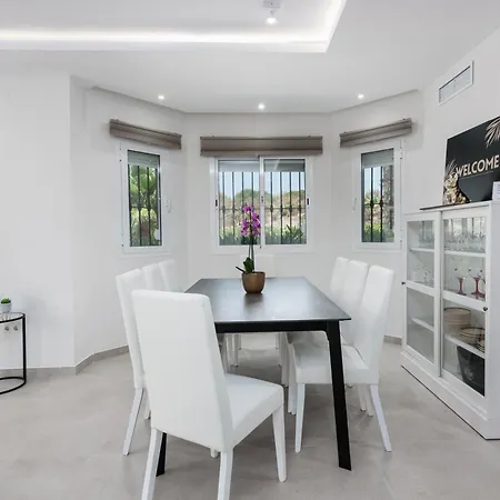 La Palmera Beach Holiday home *