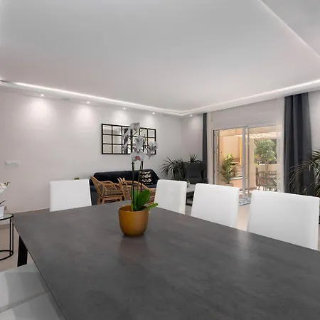 Luxury Townhouse Walking To The Tatil Evi Estepona