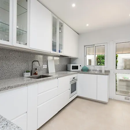 Luxury Townhouse Walking To The * 埃斯特波纳