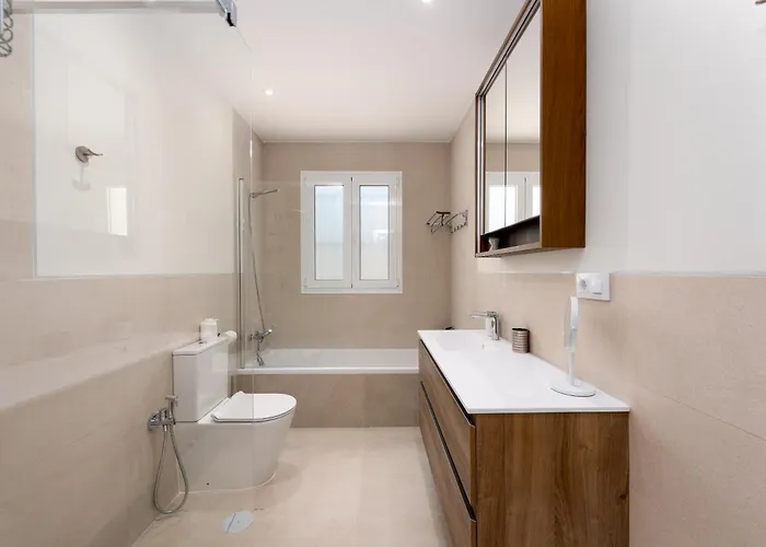 Luxury Townhouse Walking To The Estepona