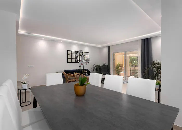 Luxury Townhouse Walking To The Holiday home Estepona