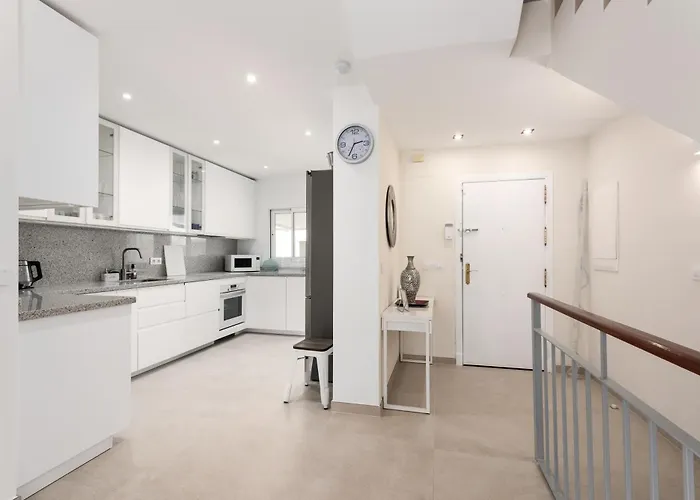 Luxury Townhouse Walking To The Будинок відпочинку